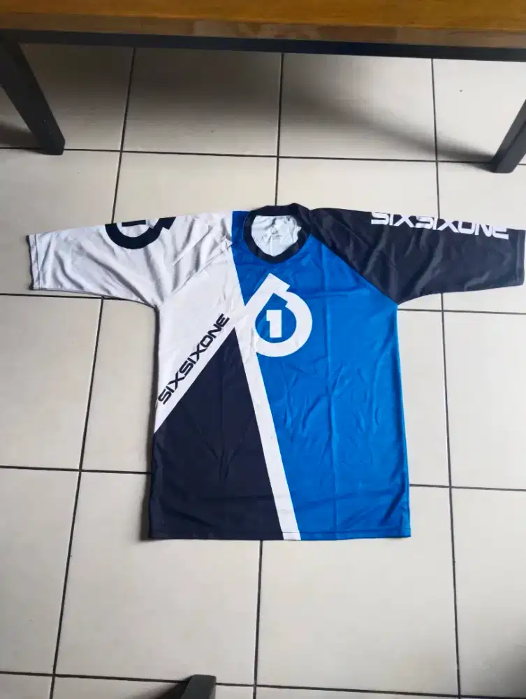 Baju sepeda (sissixone)