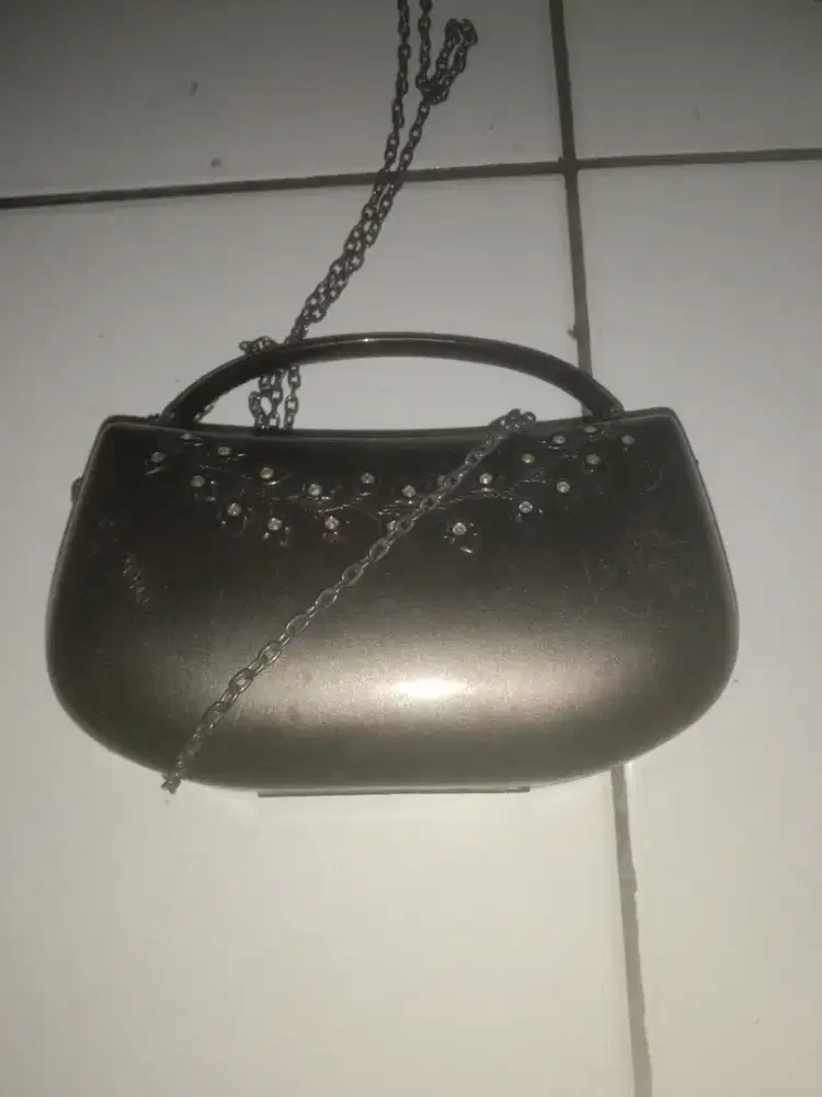 Jual tas sudah tidak terpakai