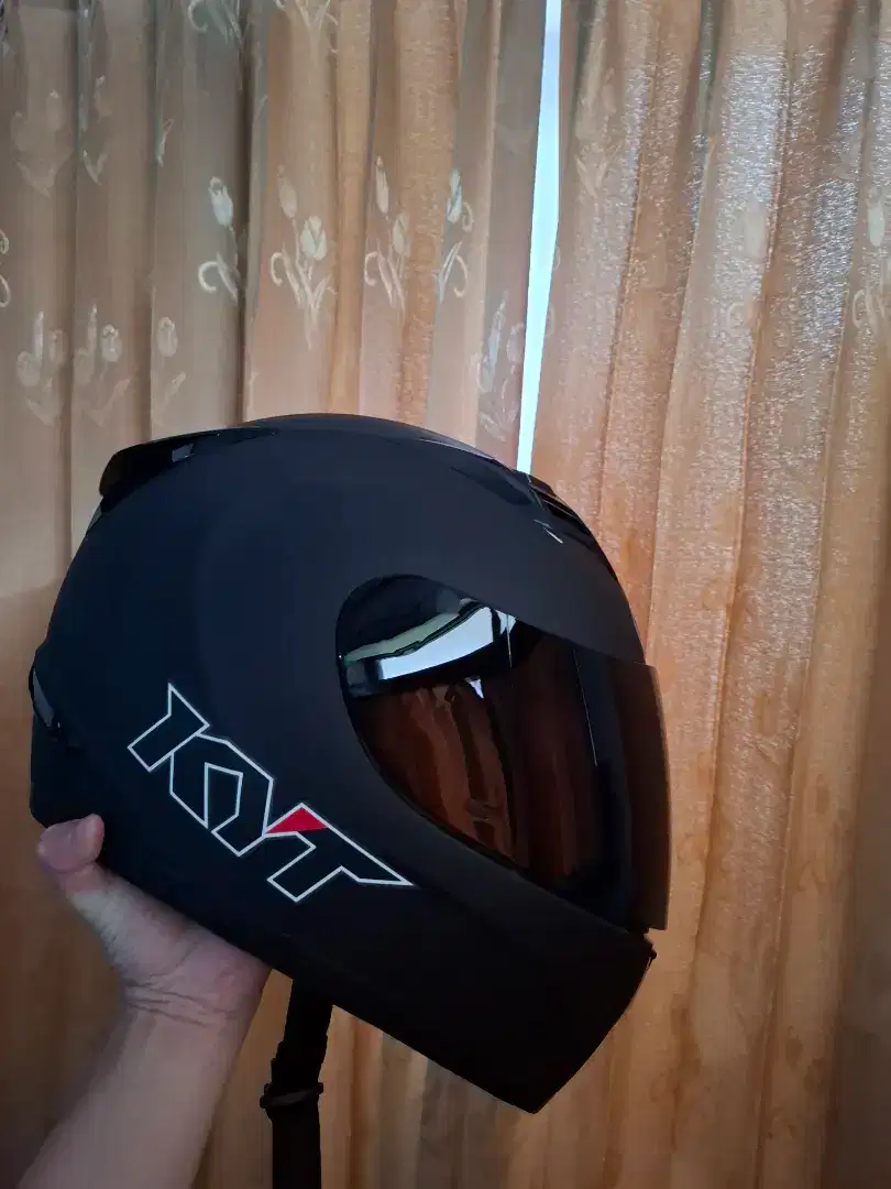 Helm KYT R10 solid Black Doff ukuran M