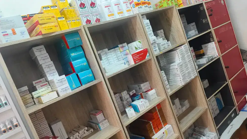 Di butuhkan kariawati di apotek