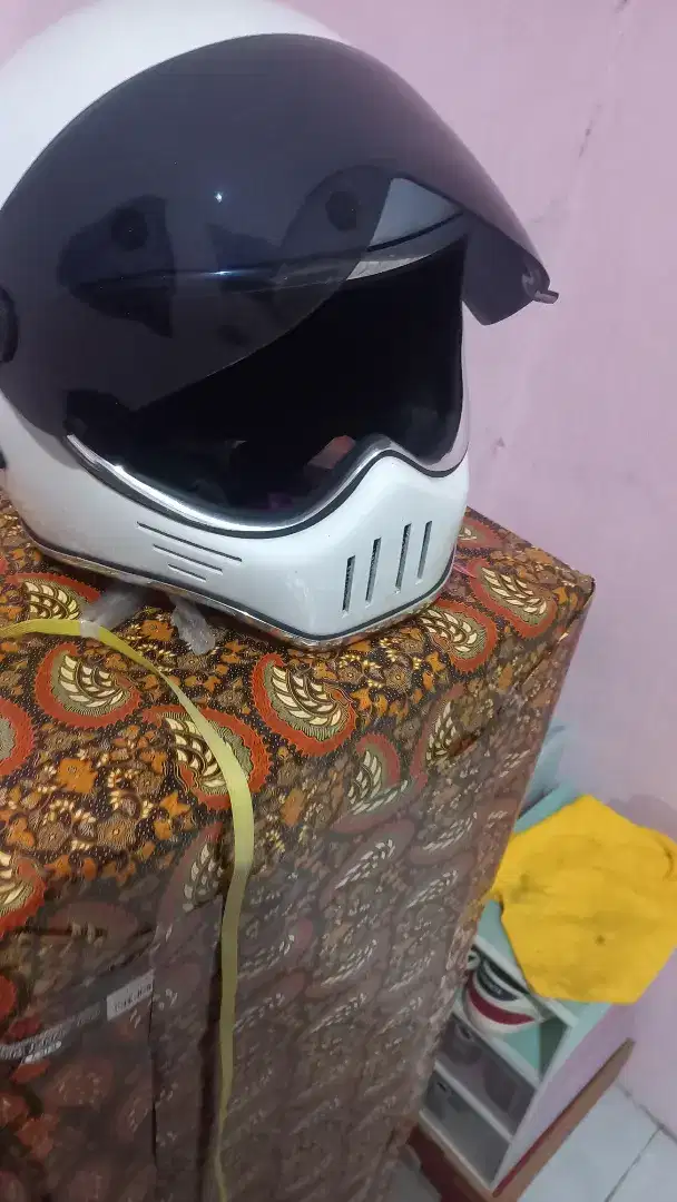 Helm Cakil Putih