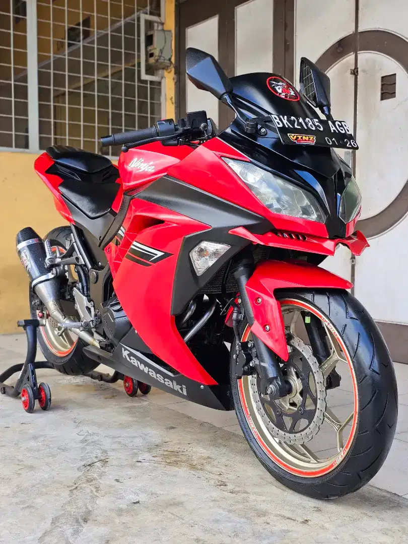 Kawasaki Ninja250 / Ninja 250 FI 2016 Warna Red Premium Metalic.