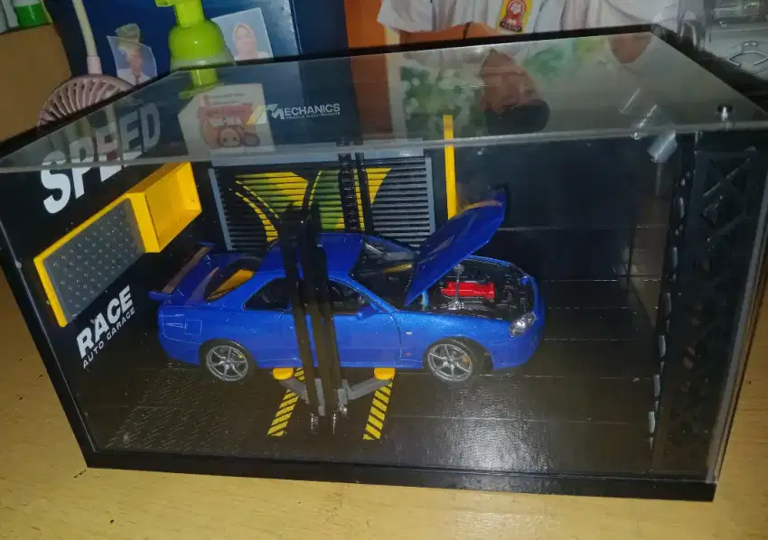 Sepaket Diorama Bengkel & Diecast Skyline