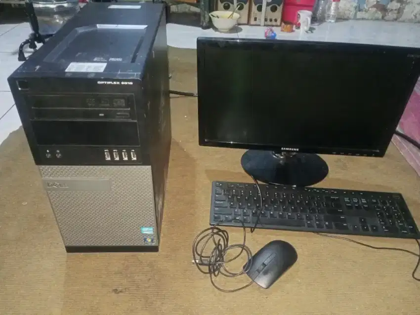 CPU DELL 9010 + Monitor Samsung S19C150 + keyboardnya