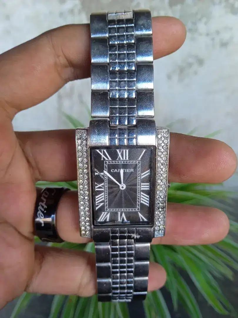 Jam tangan Cartier