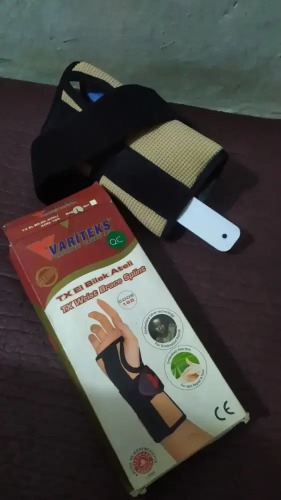 TX Wrist Brace Splint VARITEKS 165 L Right