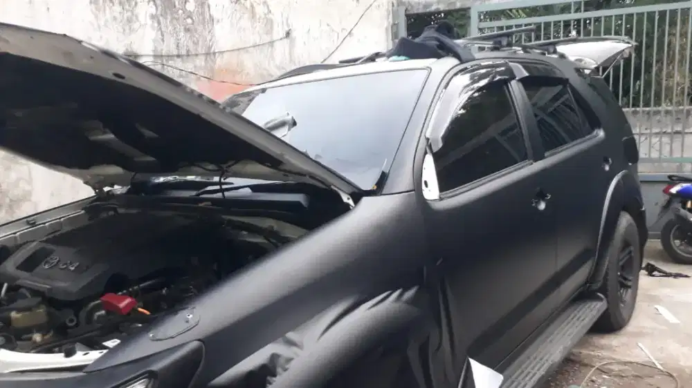 Stiker mobil/wrapping car hitam matte
