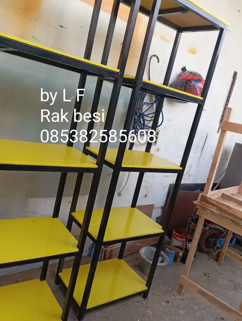 Meja kursi cafe , rak display toko,rak besi,customnkayu131 besi ,hpl