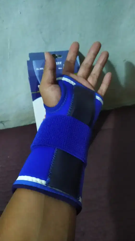 Wrist Brace Splint VARITEKS 825 L Left