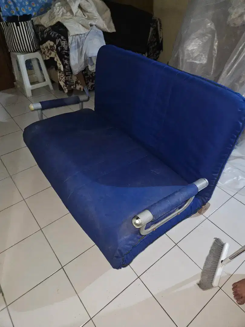 Sofa Lipat Biru Tua