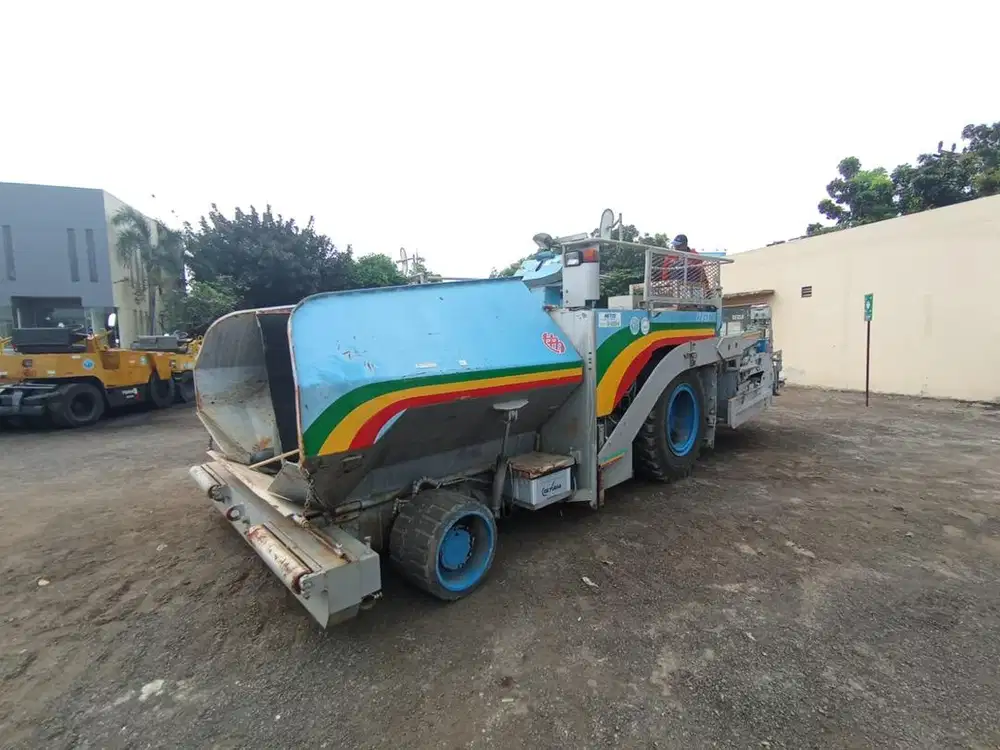 Asphalt Finisher Sumitomo HA60W-2. Wide 6 mtr. Wheel type. Ex Japan !
