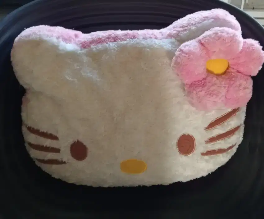 boneka Hello Kittu besar