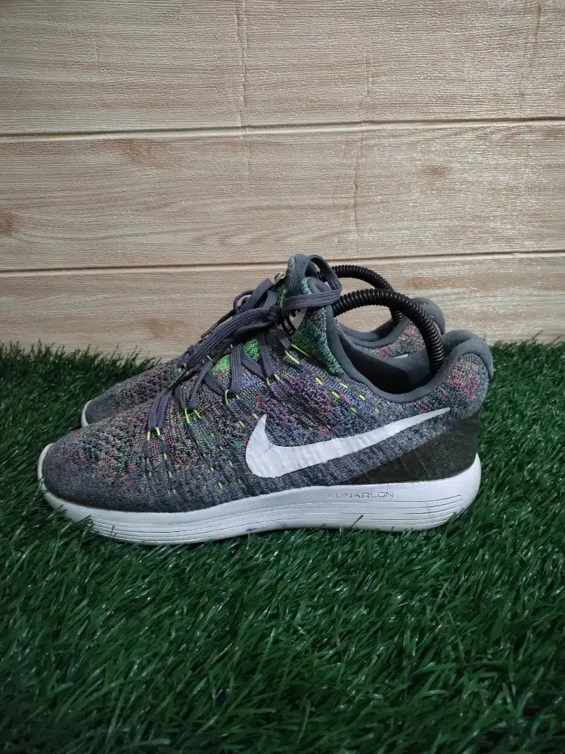 Sepatu Running Nike LunarEpic Flyknit 2 Size 41