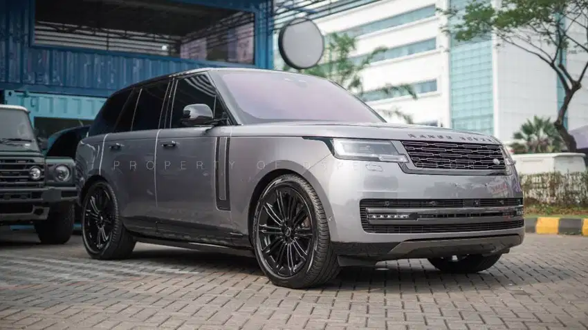 The Range Rover P530 Autobiography Low ODO Nopol Genap STNK panjang