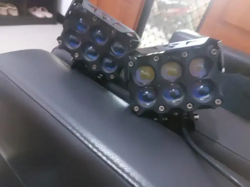 Dijual  lampu aeslux 6 mata dan  lampu J4 Led