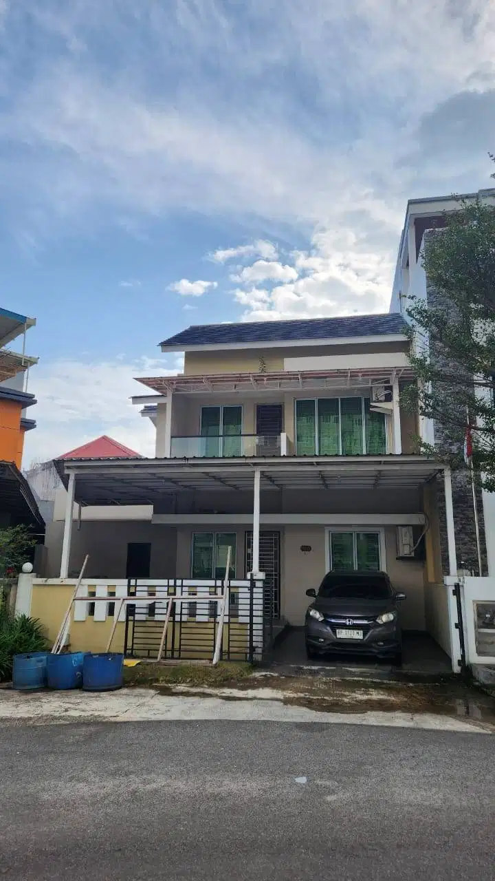 Dijual Rumah Cantik 2 Lantai Permata Baloi Full Renovasi Dkt Grand Mal