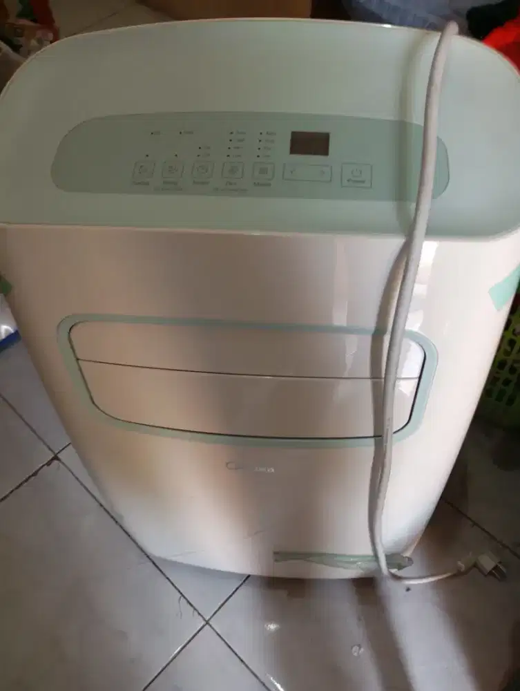 Jual AC portabel Midea like new