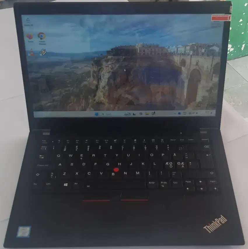 Laptop Lenovo i5 Gen8 Windows11 Support Ram 8Gb SSD 250gb Tipis Ringan