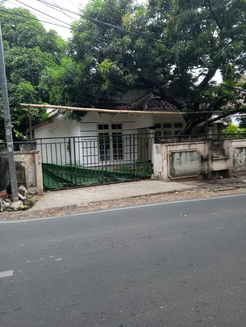 Dijual Lahan Berikut Bangunan di Jalan Kresek Raya Duri Kosambi Jakbar