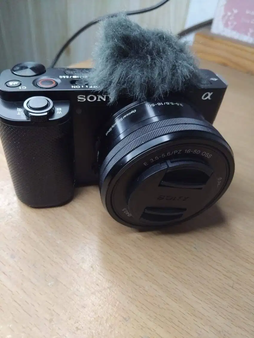 Sony ZV E10 Sony ZVE10 Mirrorless Camera Kit 16-50mm