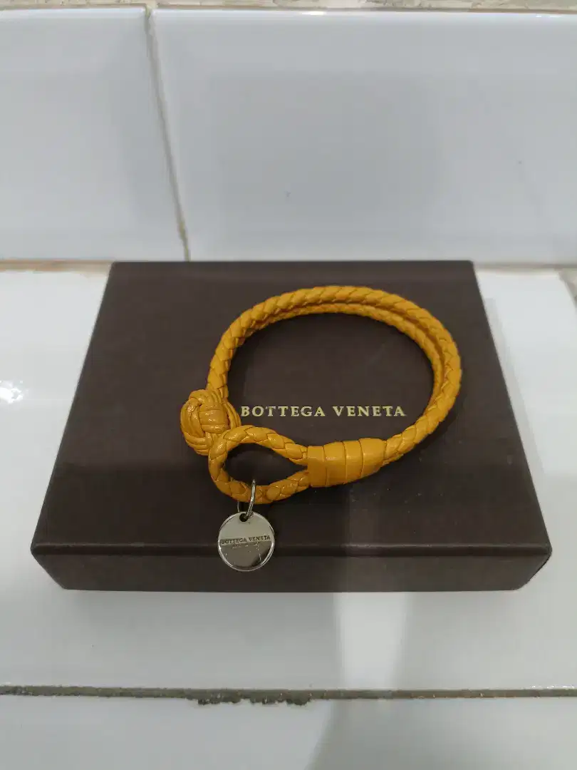 Bottega Veneta intrecciato woven double knot original authentic 7jt