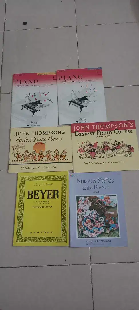 Buku piano Adventure, John Thompson dll