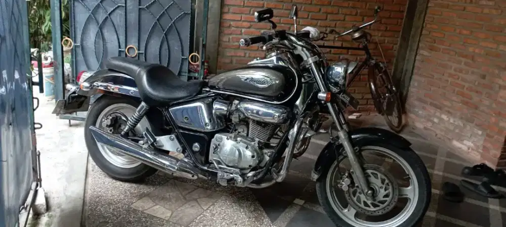 Honda plantom 200cc