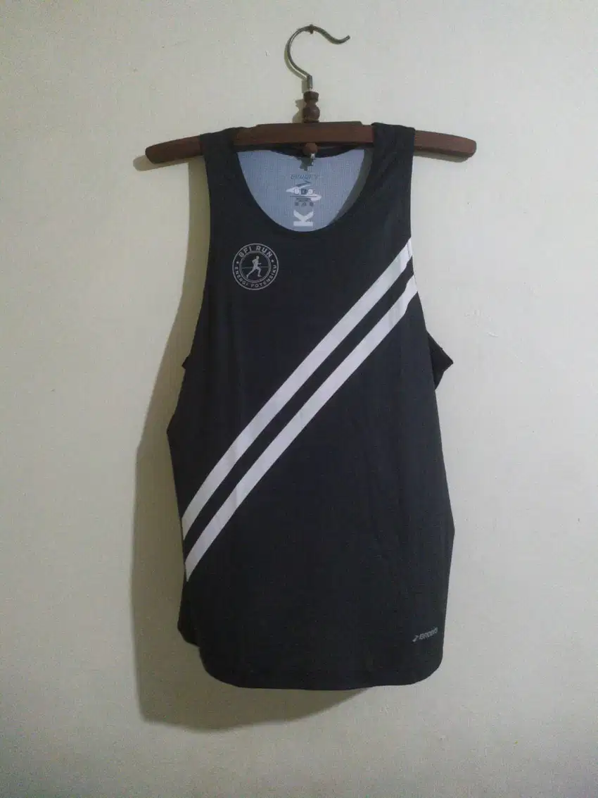 Jersey lari bekas (Pria)