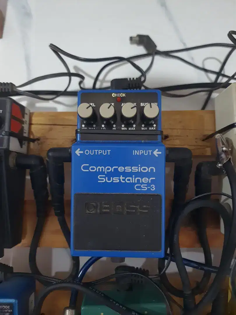 Efek Gitar Boss Compression Sustainer CS-3