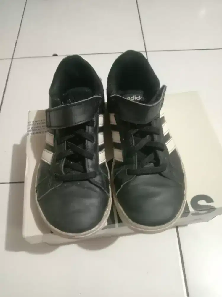 Sepatu Adidas anak original