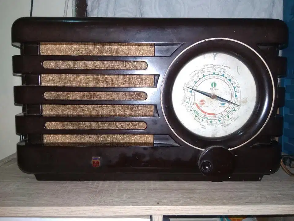 Radio Tabung Philips Antik Holland