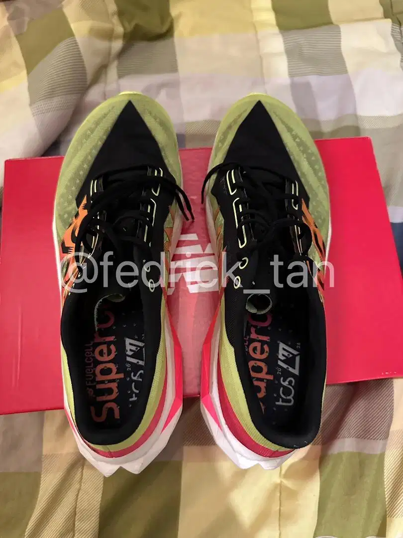New Balance SC Elite V4 edisi London LDN 2024 (running shoes)
