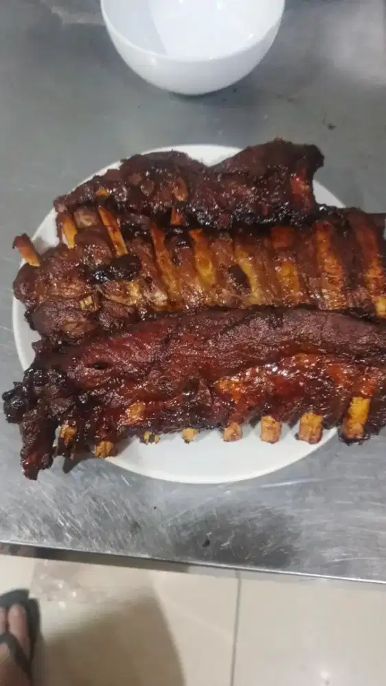 Lowongan kerja restoran NON halal bagian kitchen, helper dan cook