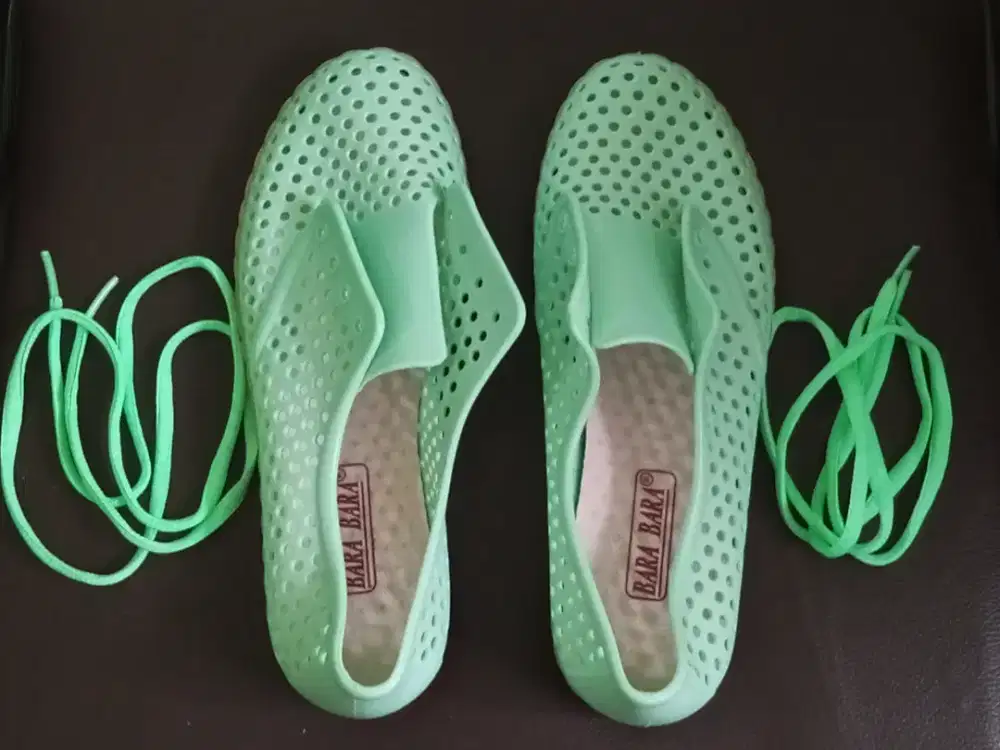 *HARGA PAS* Sneakers Jelly Wanita Size 36