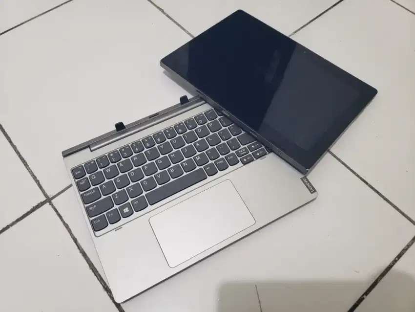 Laptop lenovo ideapad D330