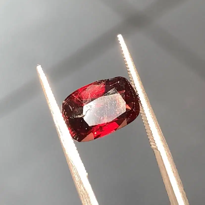 Batu Permata Red Spinel 1.6ct
