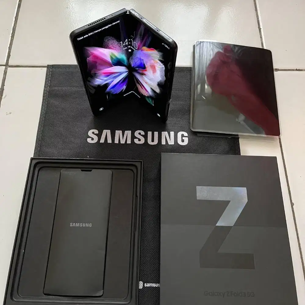 Samsung fold 3 256Gb like new lengkap nota Siap dibli