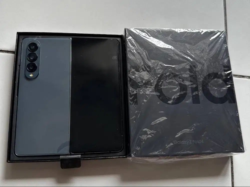 Samsung fold 4 256Gb baru pakai 1bulan dll Siap dibli