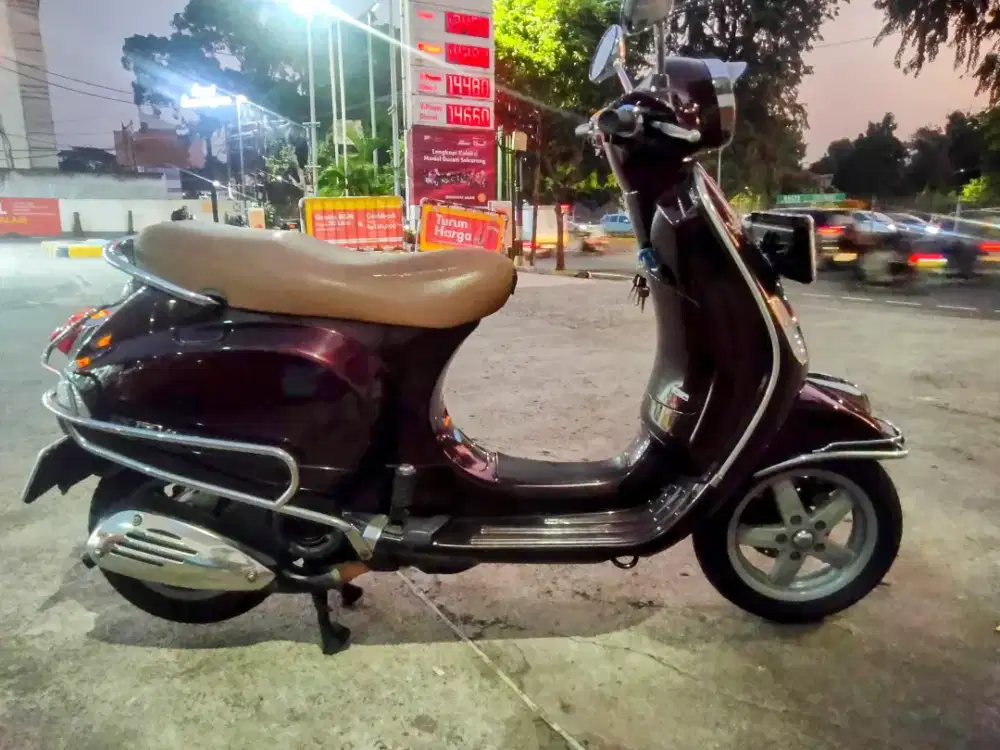 Vespa LX 150 ie warna coklat istimewa