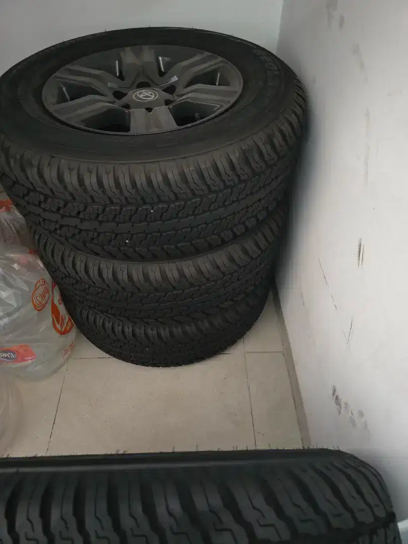 Ban mobil hilux ORI