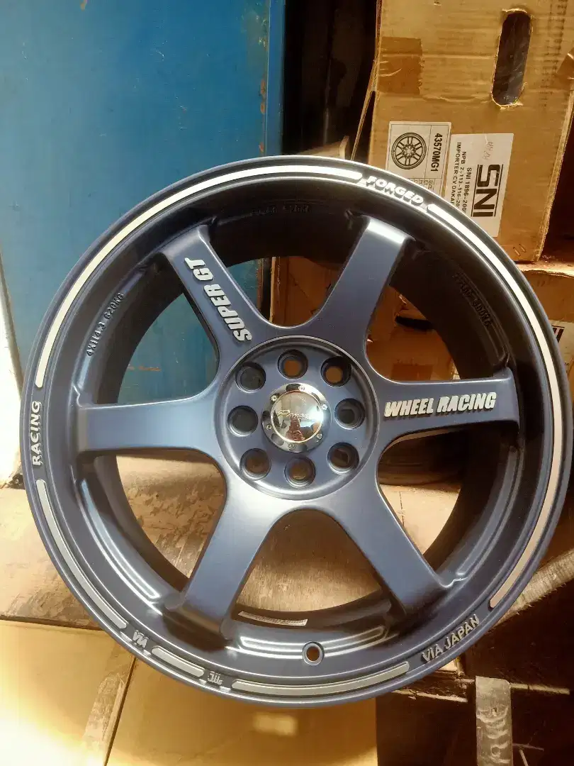 TE 37 R 17 x 7.5in ET +40 hole 4 pcd 100/114,3