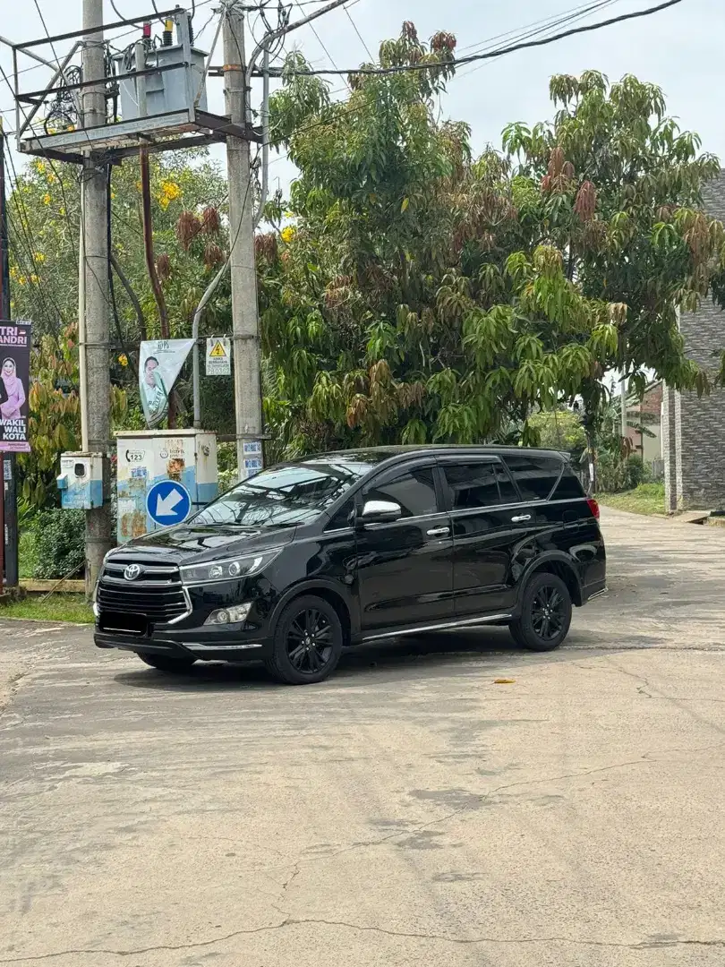 Innova 2.4 Venturer Matic Tahun 2019 , Dp 50jt saja