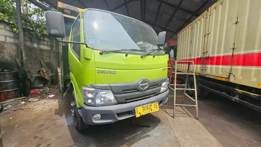 Hino 300 dutro 136 HD losbak 4.5 meter tahun 2022