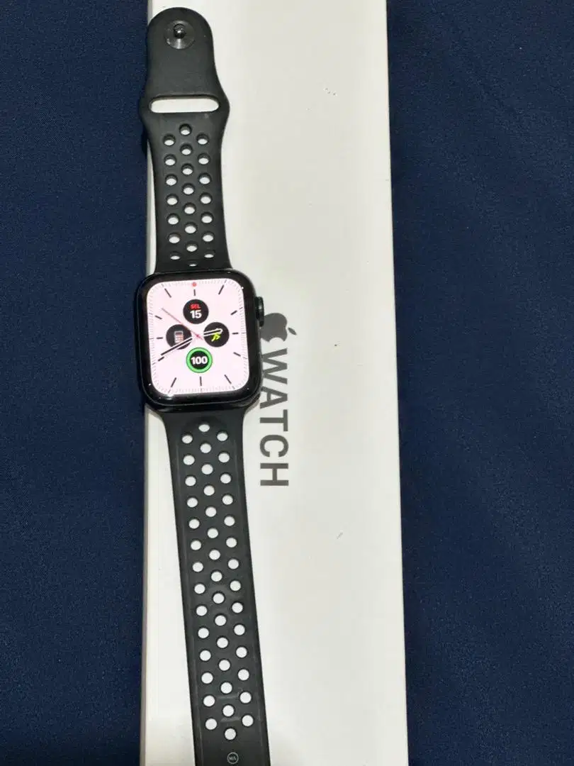 APPLE WATCH NIKE SERIES SE 44mm