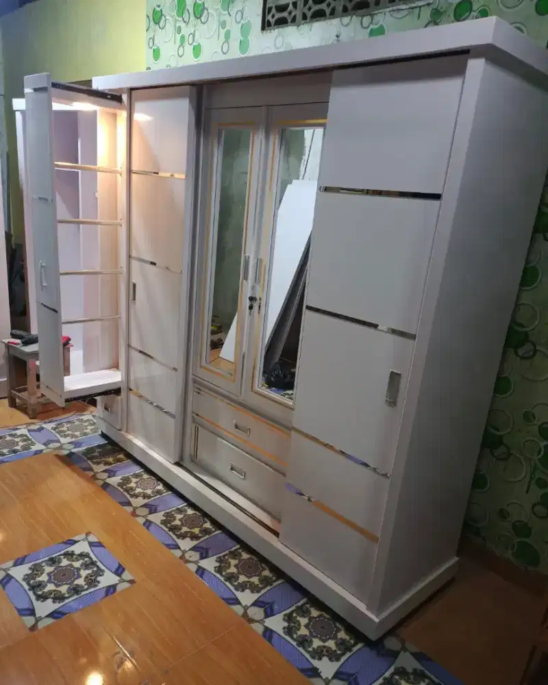 Lemari Pakaian minimalis kombinasi display hijab Premium