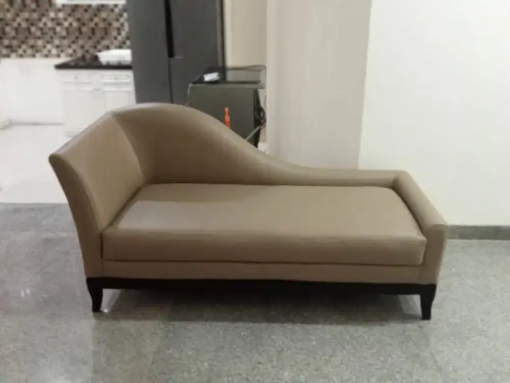 Tukang service sofa