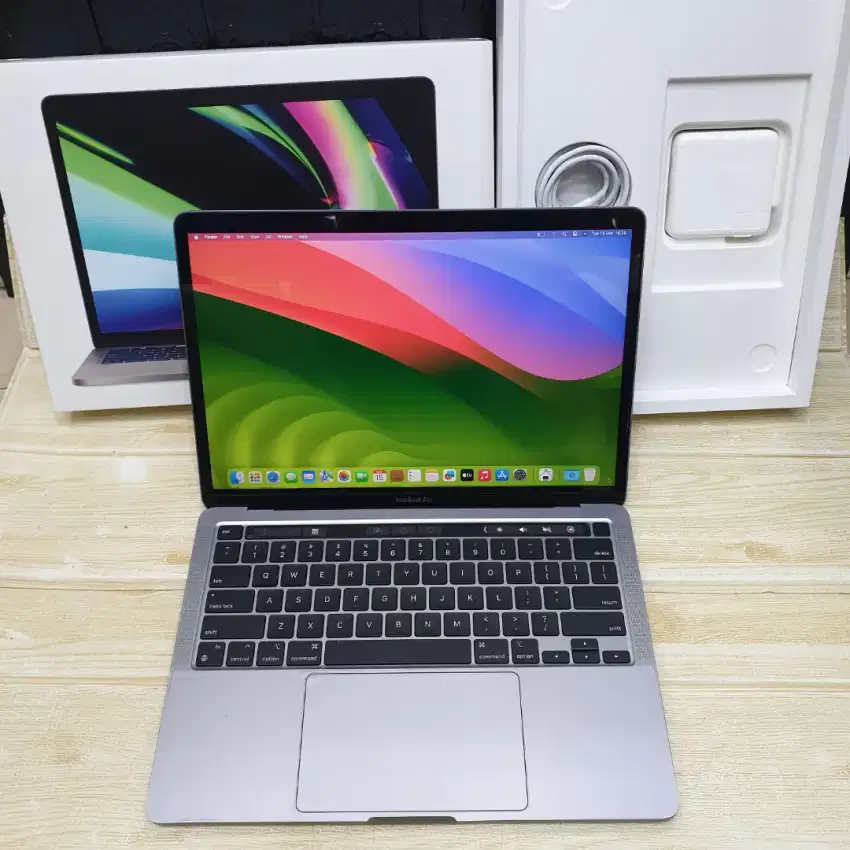 MacBook Pro M1 8GB 512GB 13.3 inch Touch Bar