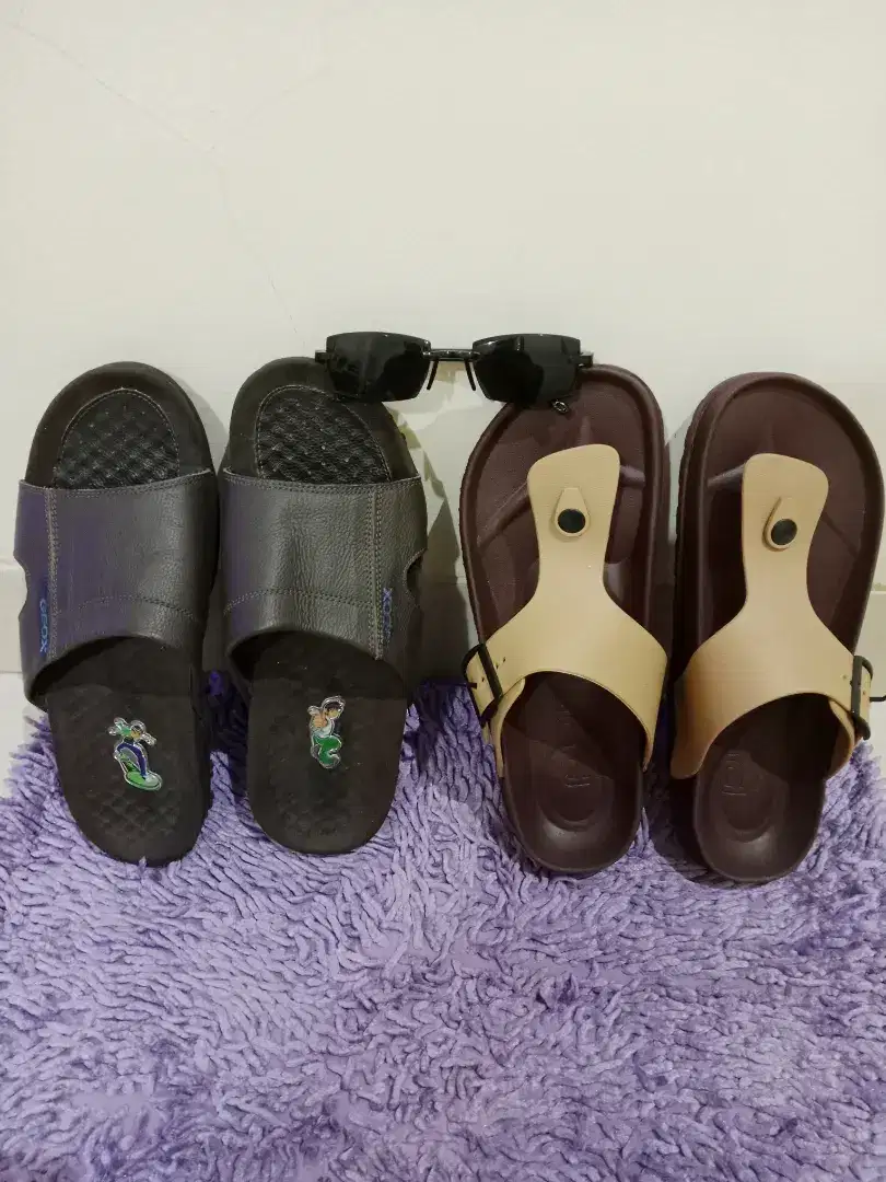 sandal kulit 43,43 +sandal pria karet gratis kacamata Harga 220 net