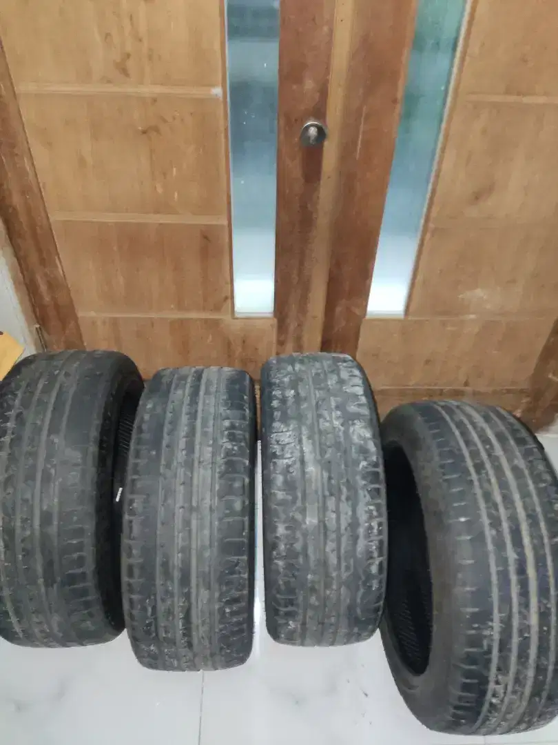 Accelera PHI R17 225/45