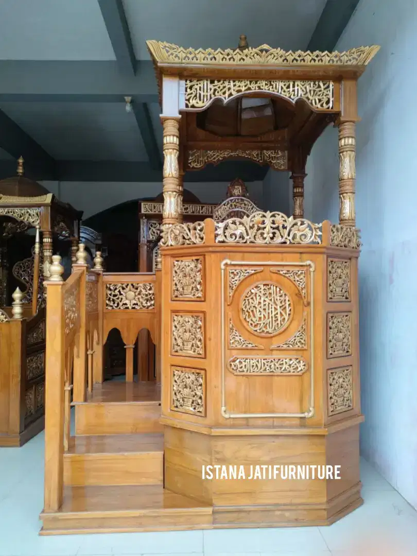 Mimbar masjid tangga ukir besar kayu jati
